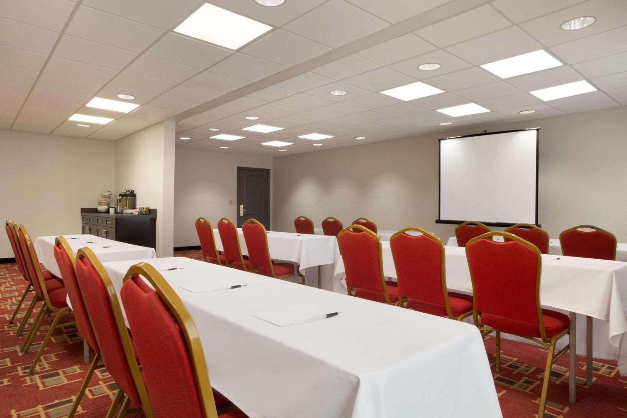 Country Inn & Suites By Radisson, Dfw Airport South, Tx ايرفينغ المظهر الخارجي الصورة